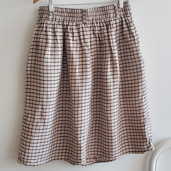Checkered Button-Down Skirt - Picture 3 of 3